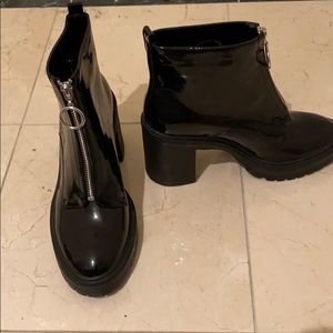 Brand new chunky patent boots